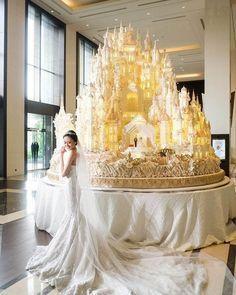 2. ¿Cuáles son algunos diseños impresionantes para una torta de bodas de esmeralda?