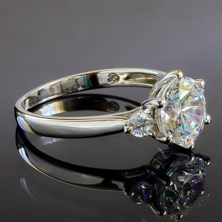 2. ¿Puedo usar un anillo con piedras pequeñas a diario?
